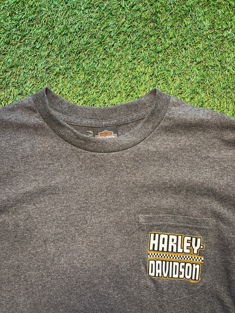 2000s Harley Davidson dealership t- shirt
